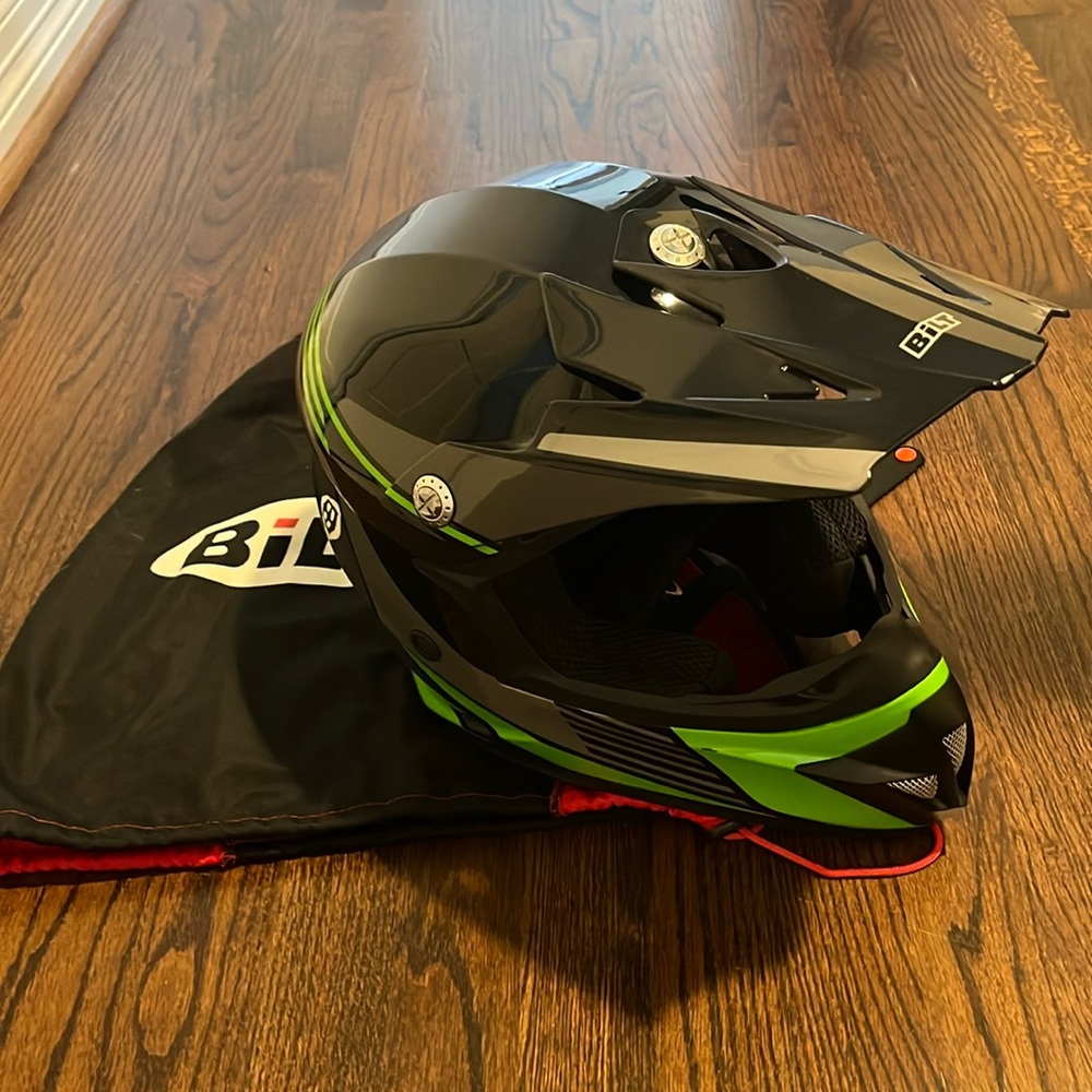 Bilt youth medium atv helmet